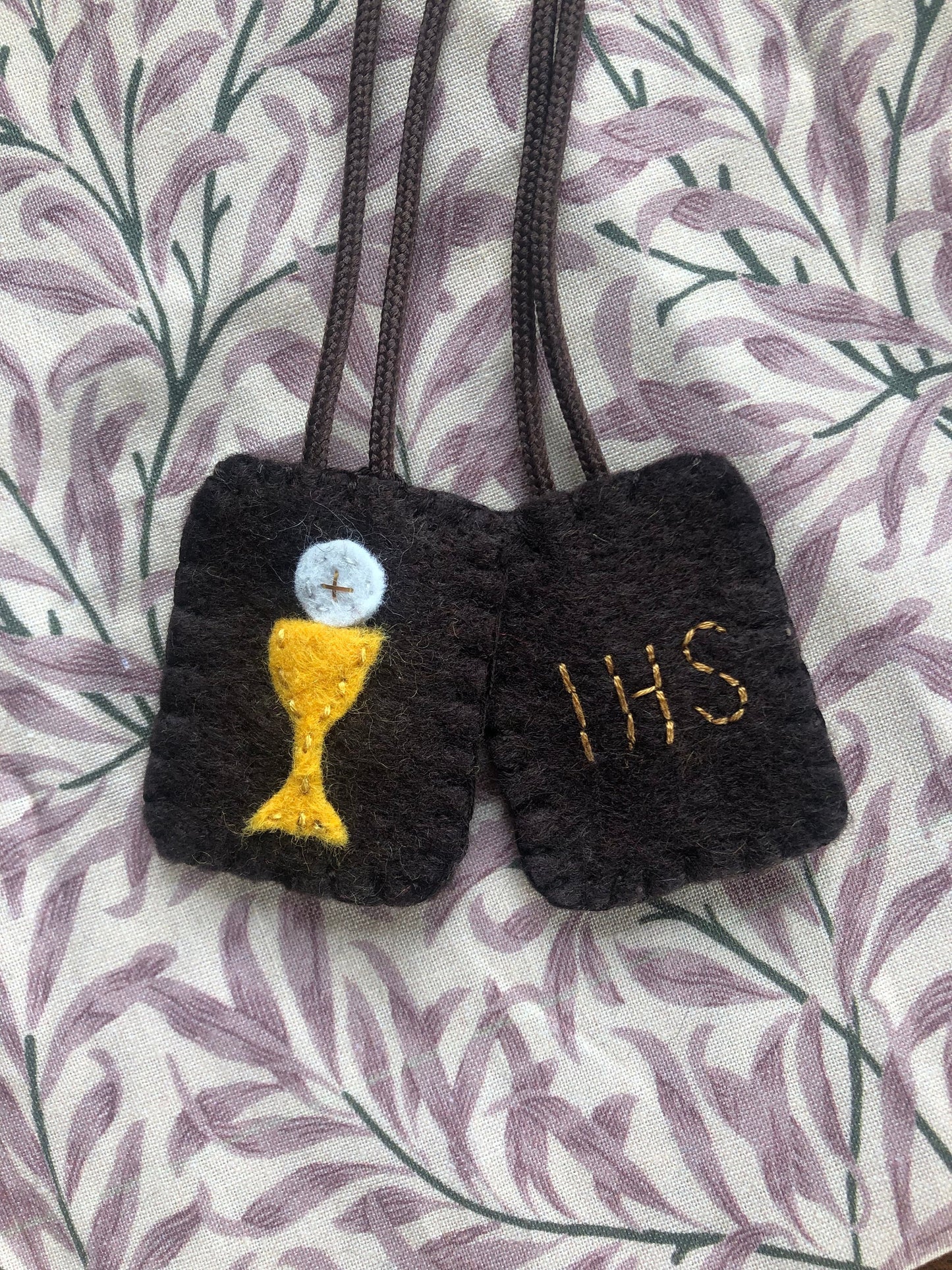 Hand-embroidered Scapular Holy Eucharist